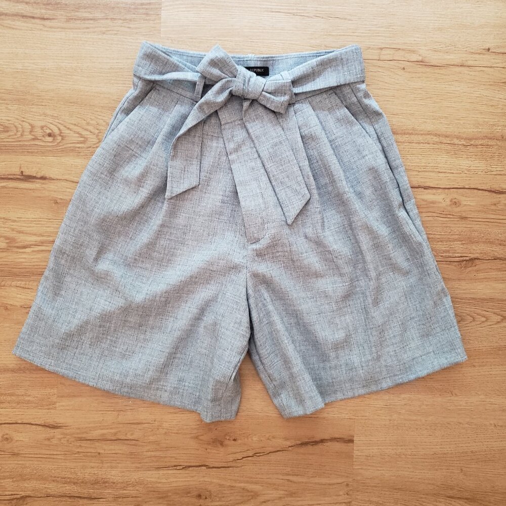 Banana Republic Size 6 Business Shorts